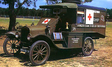 Ford T делался и в варианте военной скорой помощи.